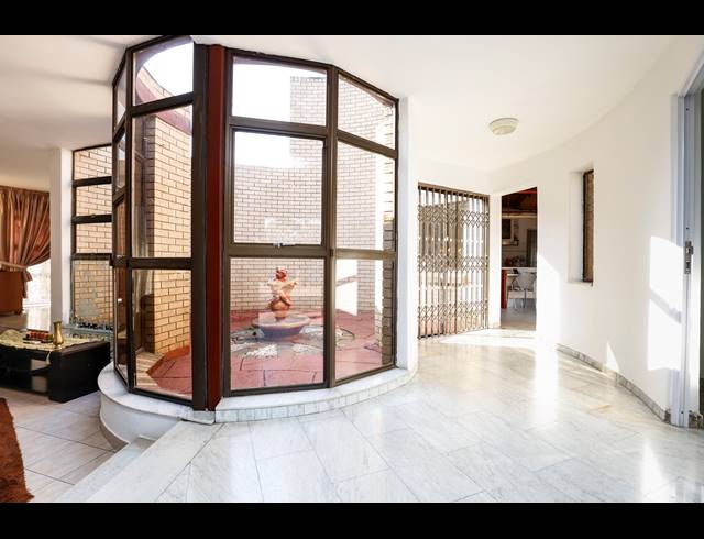 4 BEDROOM HOUSE FOR SALE IN GREENWOOD PARK